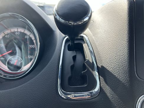 Used 2017 Dodge Grand Caravan SXT image 15