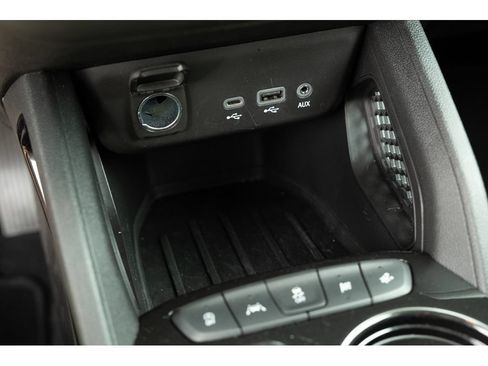 Used 2023 Chevrolet TrailBlazer LT FWD image 27