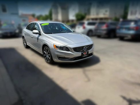 Used 2016 Volvo S60 T5 Inscription Platinum AWD/4WD image 2