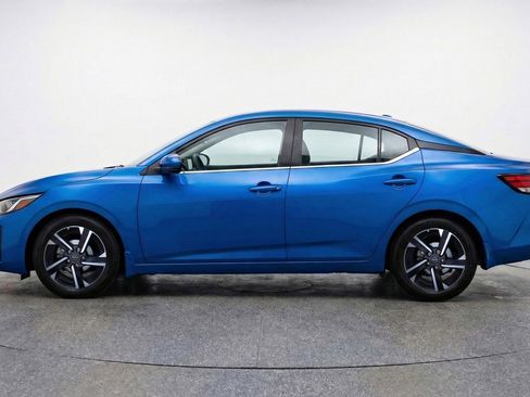 Used 2025 Nissan Sentra SV image 4