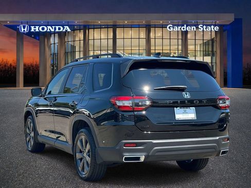 Used 2023 Honda Pilot Sport image 4