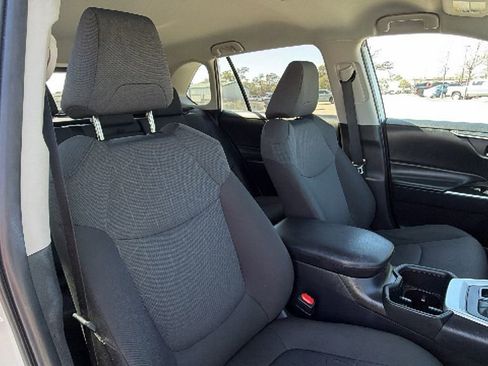 Certified 2025 Toyota RAV4 XLE image 41