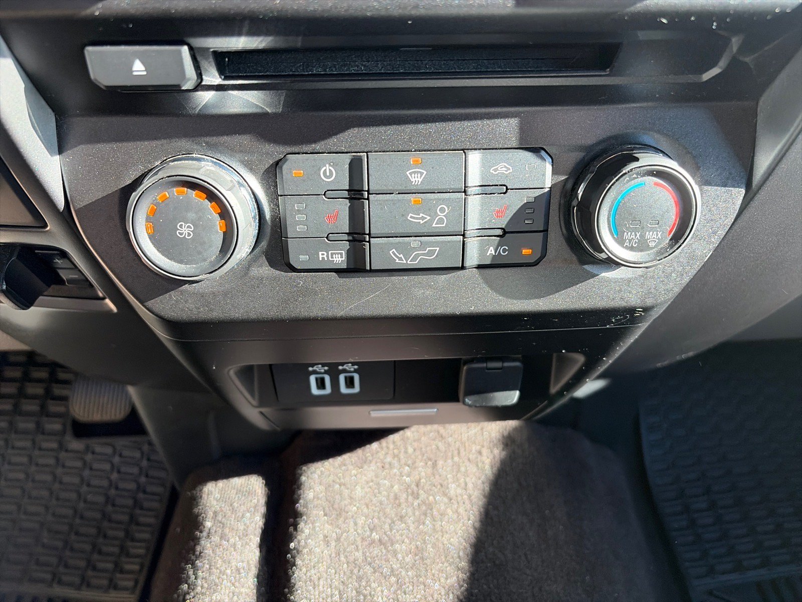 Used 2018 Ford F150 XLT w/ Equipment Group 302A Luxury AWD/4WD image 21