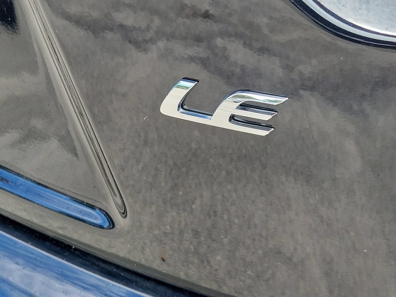 Used 2025 Toyota Corolla LE FWD image 6