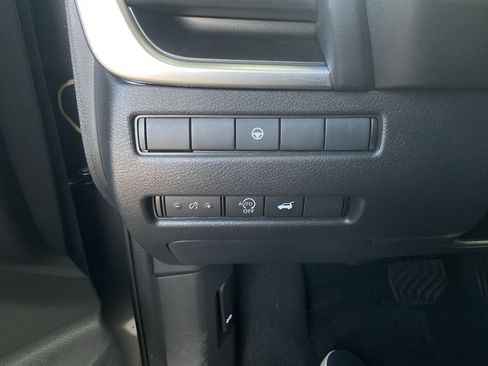 Used 2025 Nissan Rogue SV FWD image 20