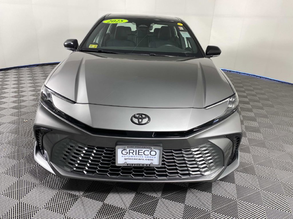 Used 2025 Toyota Camry XSE AWD/4WD image 3