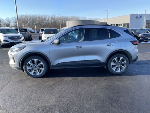 Used 2024 Ford Escape Platinum image 2