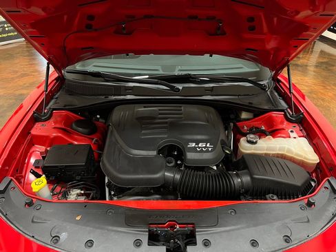 Used 2020 Dodge Charger SXT w/ Leather Interior Group RWD image 41