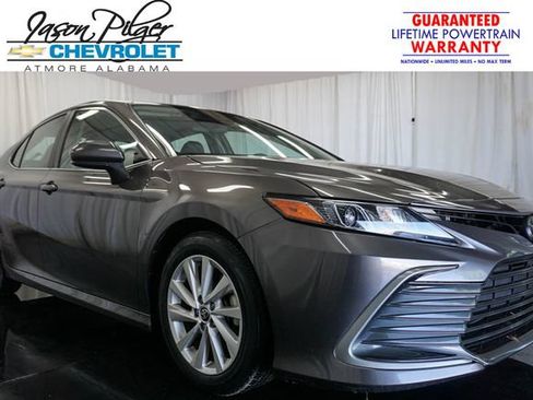 Used 2022 Toyota Camry LE FWD image 1