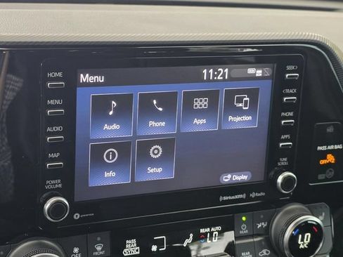 Used 2022 Toyota Highlander XSE FWD image 18