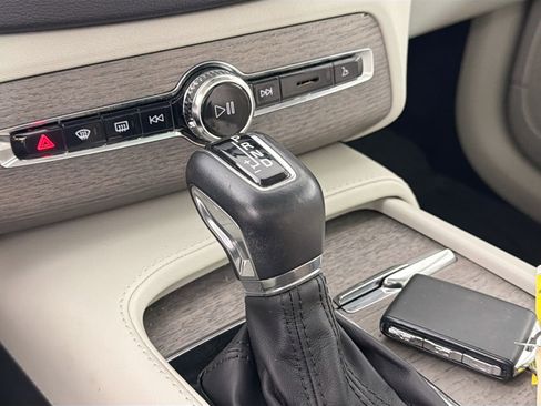 Certified 2022 Volvo XC90 T6 Inscription w/ Advanced Package image 17