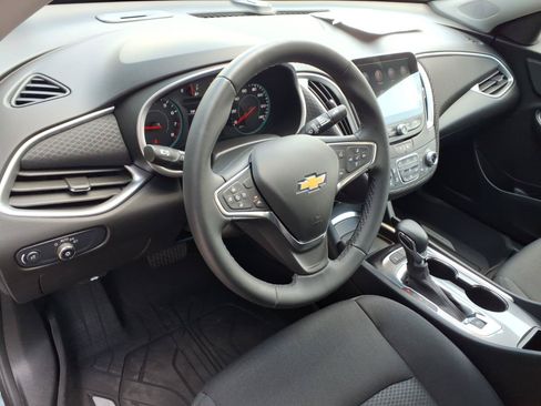 Used 2025 Chevrolet Malibu LT w/ Sport Edition FWD image 8