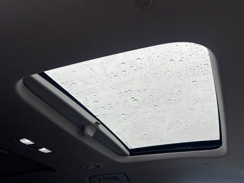 Used 2018 Chevrolet Traverse Premier w/ LPO, Floor Liner Package image 16