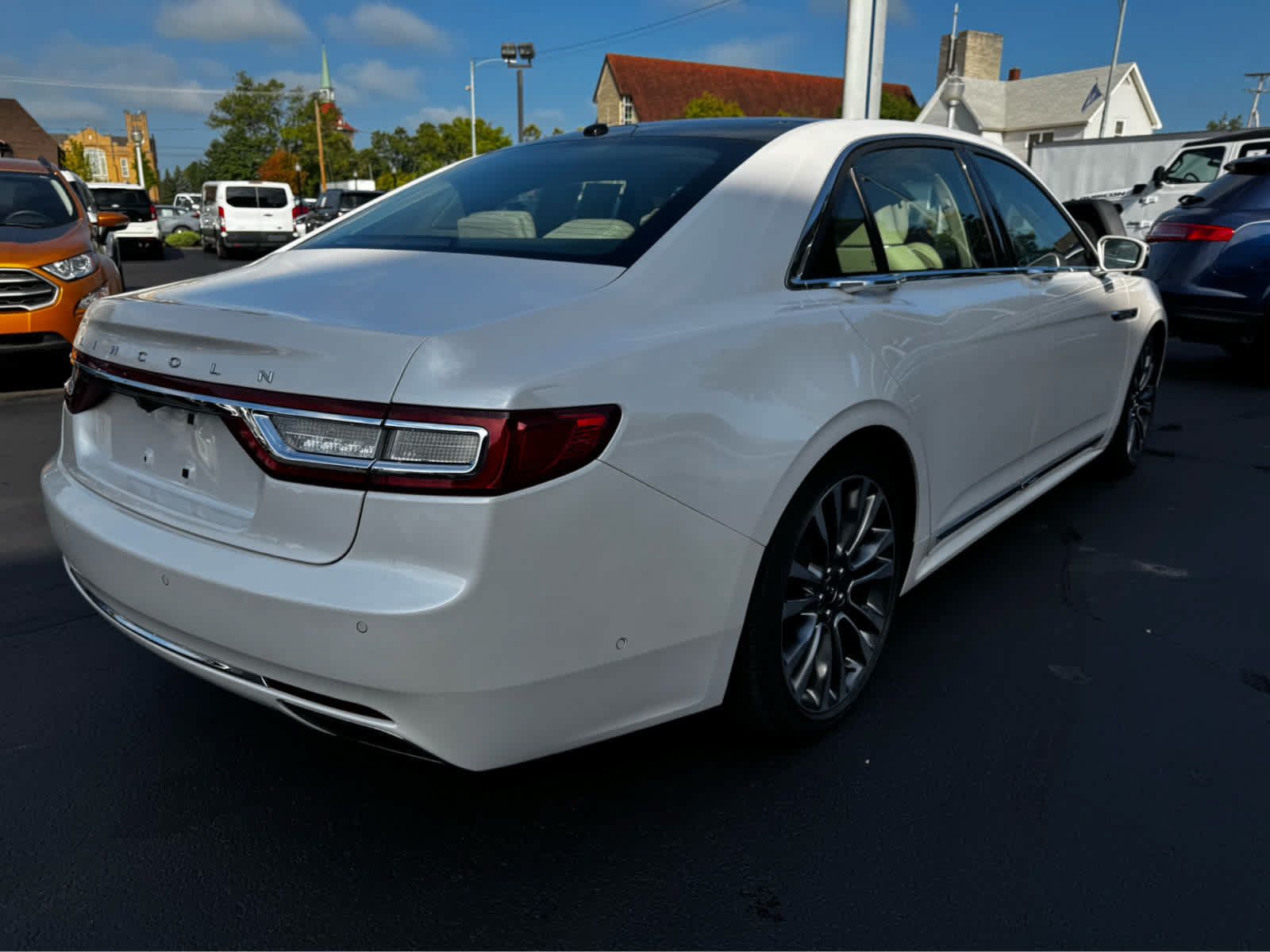 Used 2017 Lincoln Continental Reserve w/ Luxury Package FWD image 12