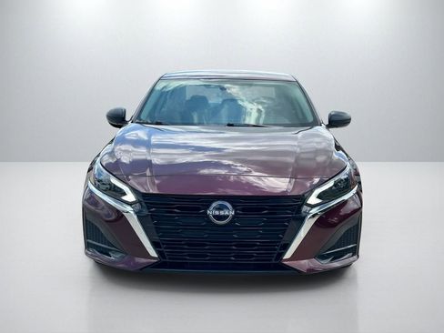 Used 2025 Nissan Altima 2.5 SV FWD image 2