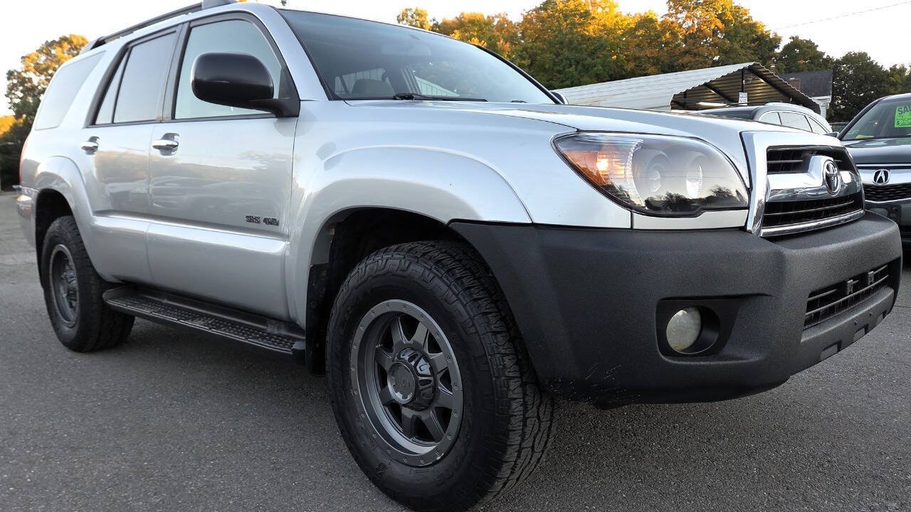 Used 2007 Toyota 4Runner SR5 AWD/4WD image 21