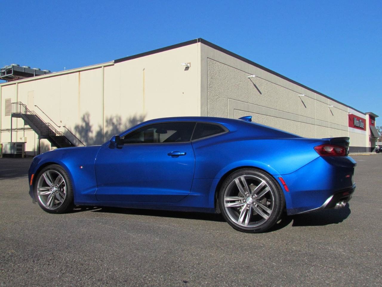 Used 2017 Chevrolet Camaro LT RWD image 5