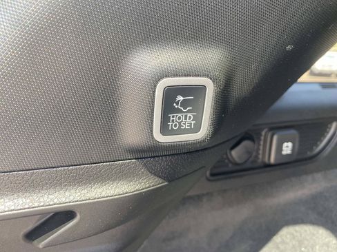 Used 2025 Jeep Grand Cherokee Summit w/ Luxury Tech Group V AWD/4WD image 8