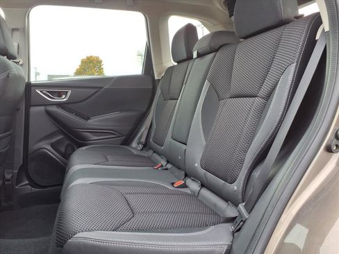 Used 2019 Subaru Forester Premium image 8