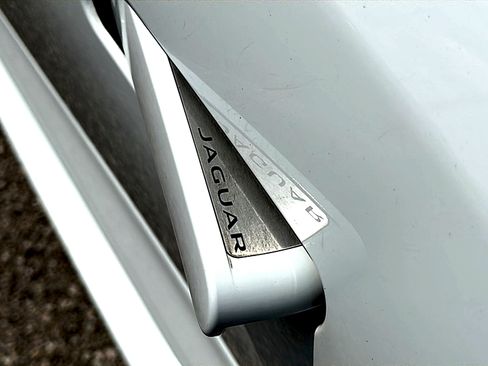 Used 2020 Jaguar F-TYPE Coupe RWD image 22