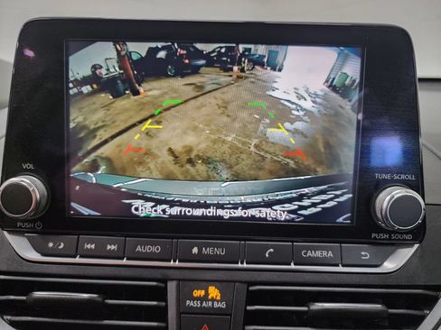 Used 2024 Nissan Altima 2.5 SV FWD image 19
