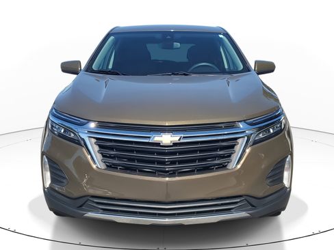 Used 2023 Chevrolet Equinox LT image 2