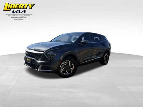 Used 2024 Kia Sportage LX AWD/4WD image 3