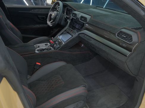 Used 2023 Lamborghini Urus Performante AWD/4WD image 43