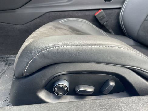 Used 2024 Chevrolet Corvette Stingray Premium Conv w/ Z51 Performance Package image 17