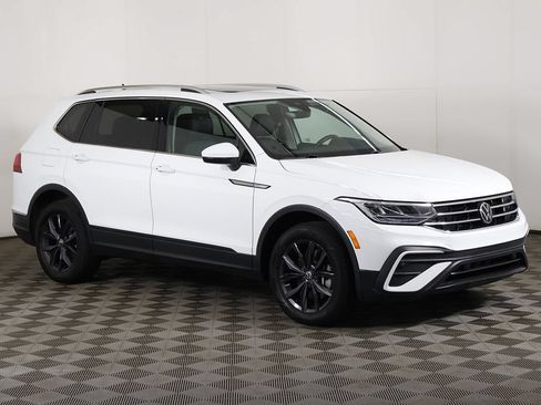 Used 2024 Volkswagen Tiguan SE FWD image 57