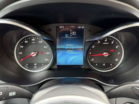 Used 2021 Mercedes-Benz GLC 300 4MATIC w/ Premium Package image 26
