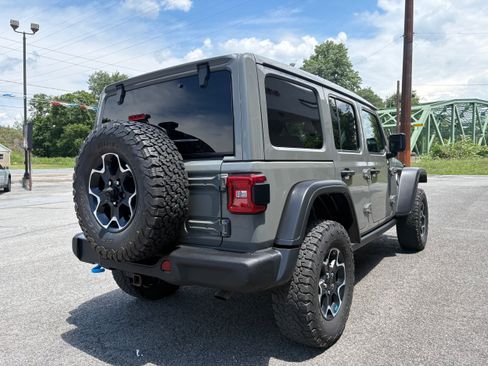 Used 2022 Jeep Wrangler Unlimited Rubicon 4xe w/ Steel Bumper Group AWD/4WD image 7