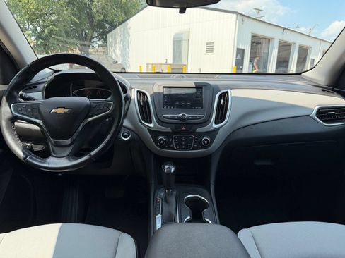 Used 2019 Chevrolet Equinox LT FWD image 18