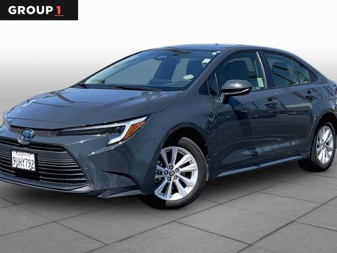 Certified 2025 Toyota Corolla LE w/ LE Premium Package FWD image 1