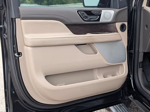 Used 2024 Lincoln Navigator L Reserve AWD/4WD image 27