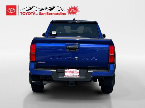 Certified 2025 Toyota Tacoma SR5 AWD/4WD image 4