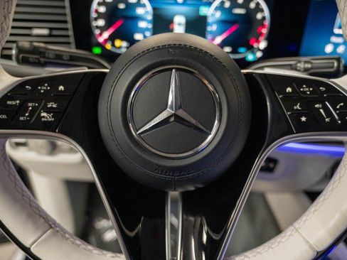 Certified 2024 Mercedes-Benz Maybach GLS 600 4MATIC image 31