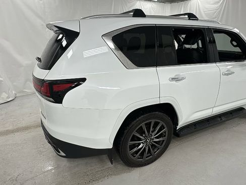 Used 2023 Lexus LX 600 F Sport image 3