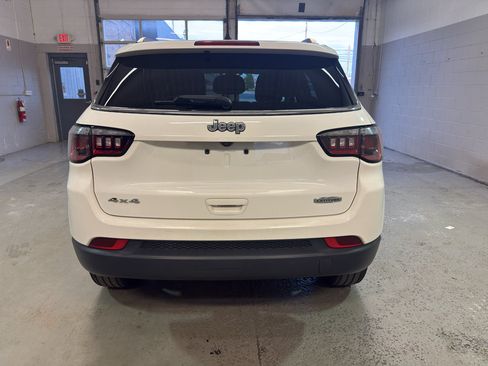 Used 2021 Jeep Compass Latitude w/ Convenience Group AWD/4WD image 7