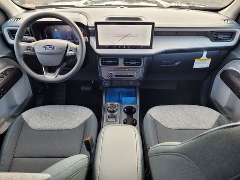 New 2025 Ford Maverick XLT image 31