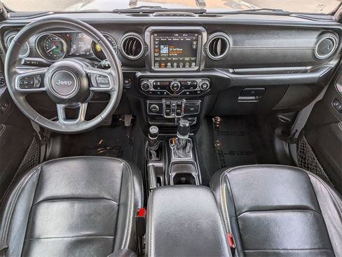 Used 2023 Jeep Wrangler Unlimited Sahara image 23