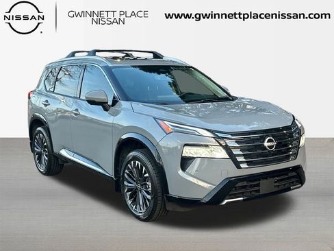 Certified 2024 Nissan Rogue Platinum image 3