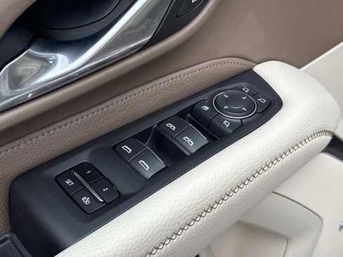 Used 2023 GMC Yukon XL Denali w/ Advanced Technology Package image 13