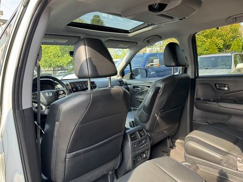 Used 2020 Honda Pilot Touring image 14