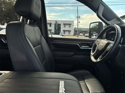 Used 2024 Chevrolet Silverado 2500 High Country w/ High Country Premium Package image 12