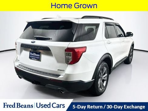 Used 2021 Ford Explorer XLT w/ Equipment Group 202A AWD/4WD image 9