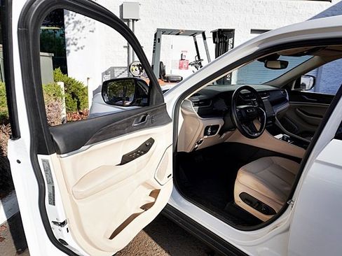 Used 2021 Jeep Grand Cherokee L Limited image 37