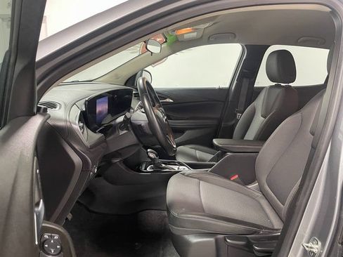 Used 2024 Buick Encore GX Preferred AWD/4WD image 11