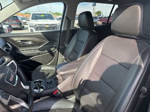 Used 2024 GMC Terrain SLT AWD/4WD image 12