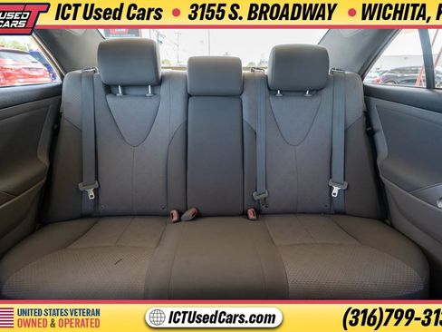 Used 2011 Toyota Camry SE w/ SE Extra-Value Pkg #1 FWD image 14